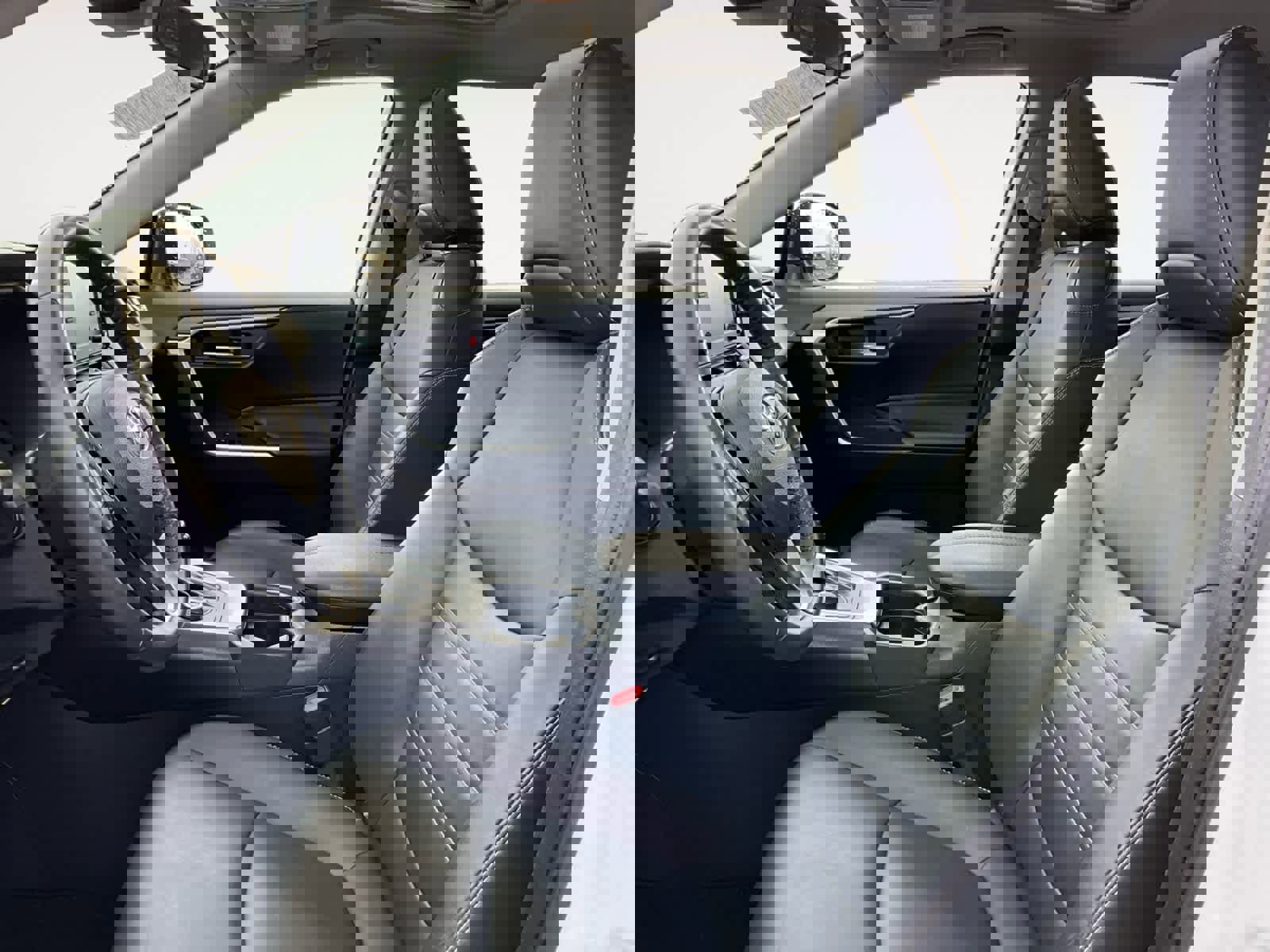 Used 2021 Toyota RAV4 XLE Premium image 10