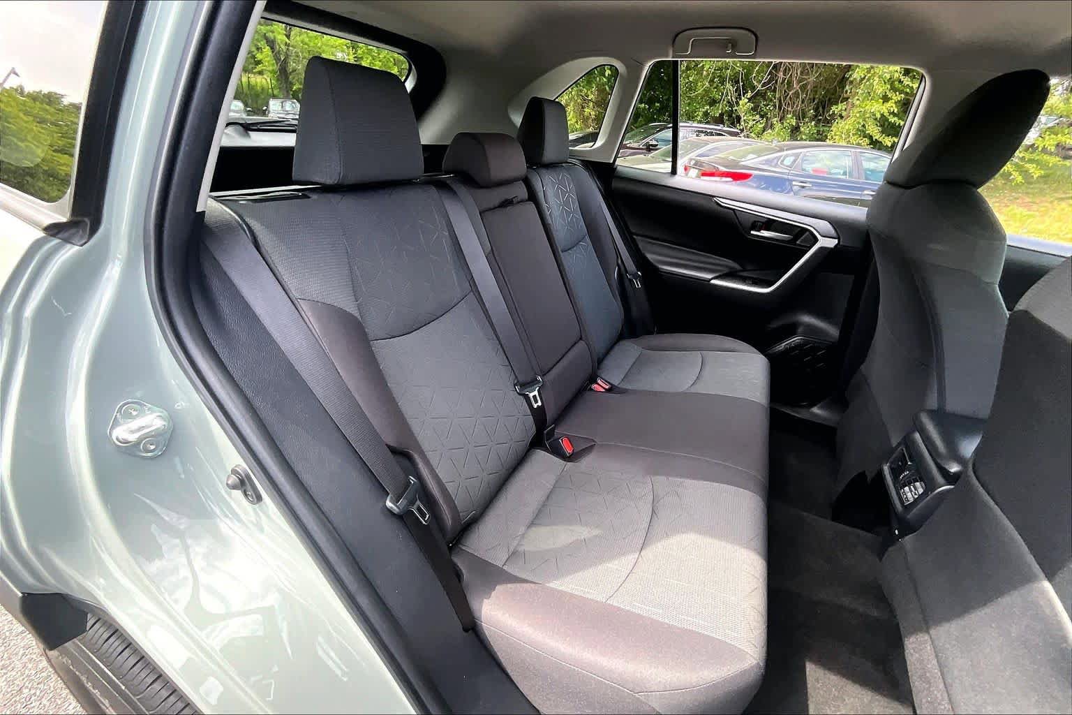 Used 2023 Toyota RAV4 XLE AWD/4WD image 20