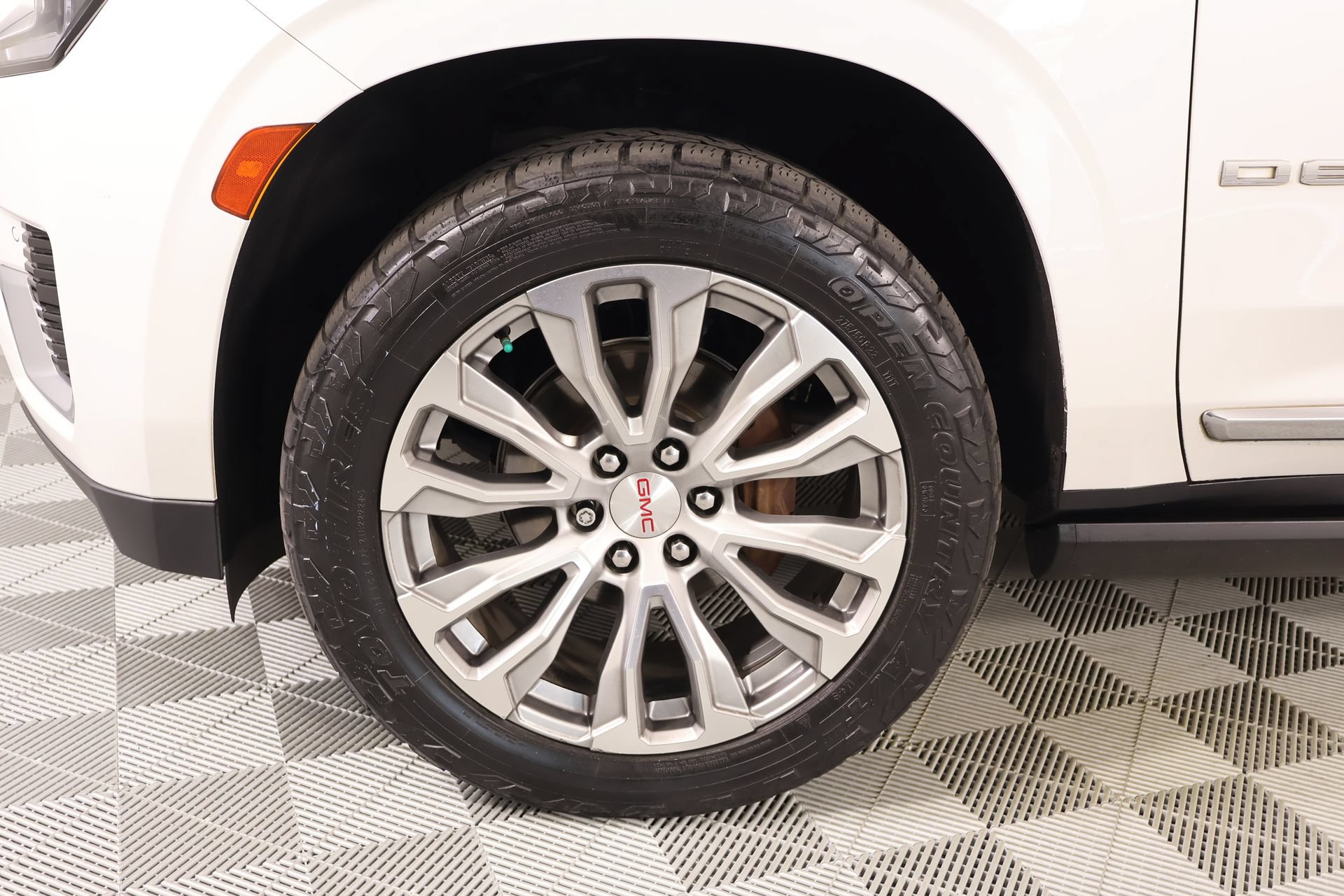 Used 2022 GMC Yukon Denali AWD/4WD image 19