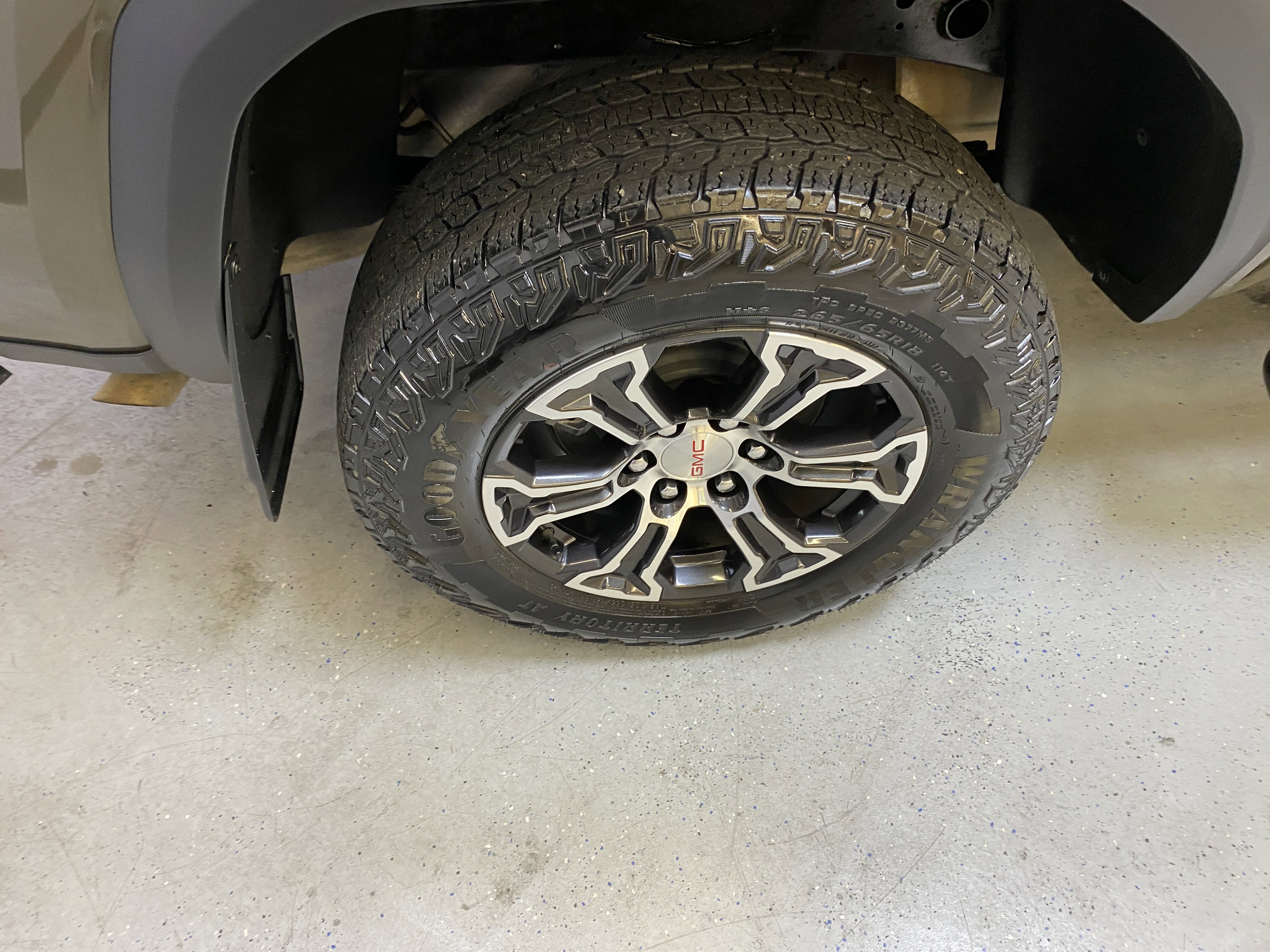 Used 2024 GMC Canyon AT4 image 13