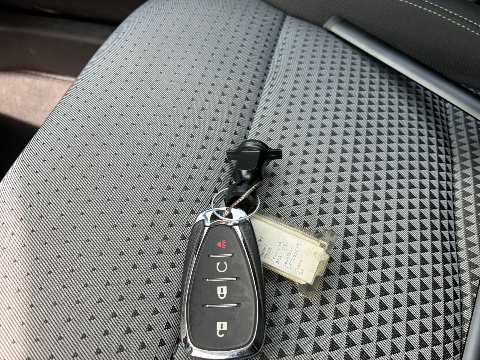 Used 2025 Chevrolet Trax LT w/ LT Convenience Package image 23