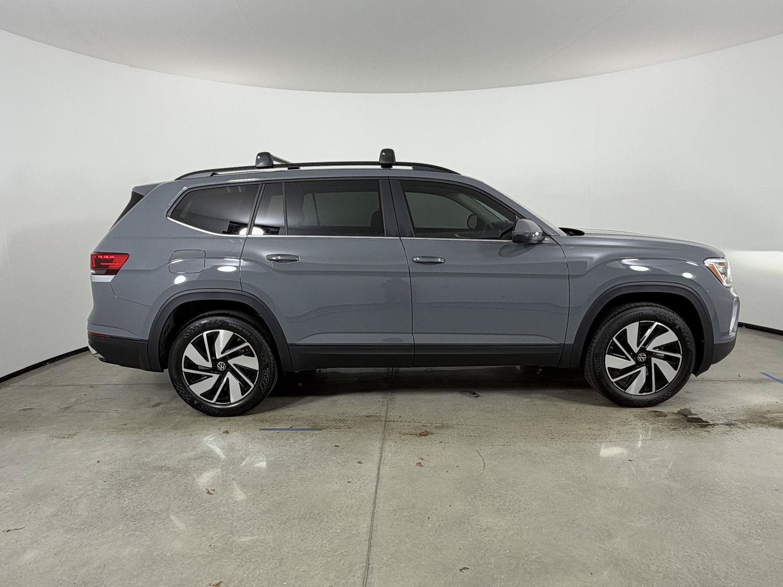 New 2026 Volkswagen Atlas SE FWD image 4