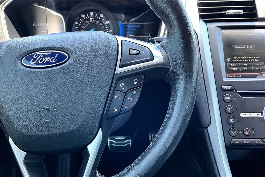 Used 2016 Ford Fusion Titanium FWD image 18