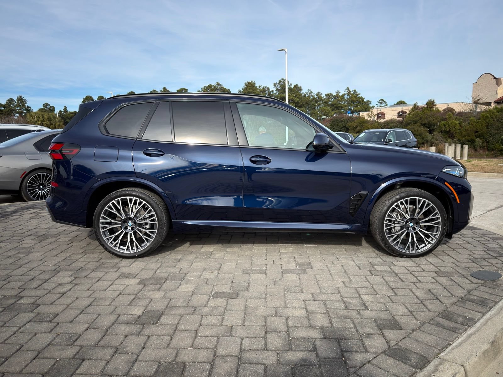 New 2026 BMW X5 xDrive40i w/ Executive Package AWD/4WD image 8