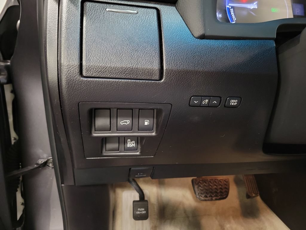 Used 2015 Lexus RX 450h AWD image 22
