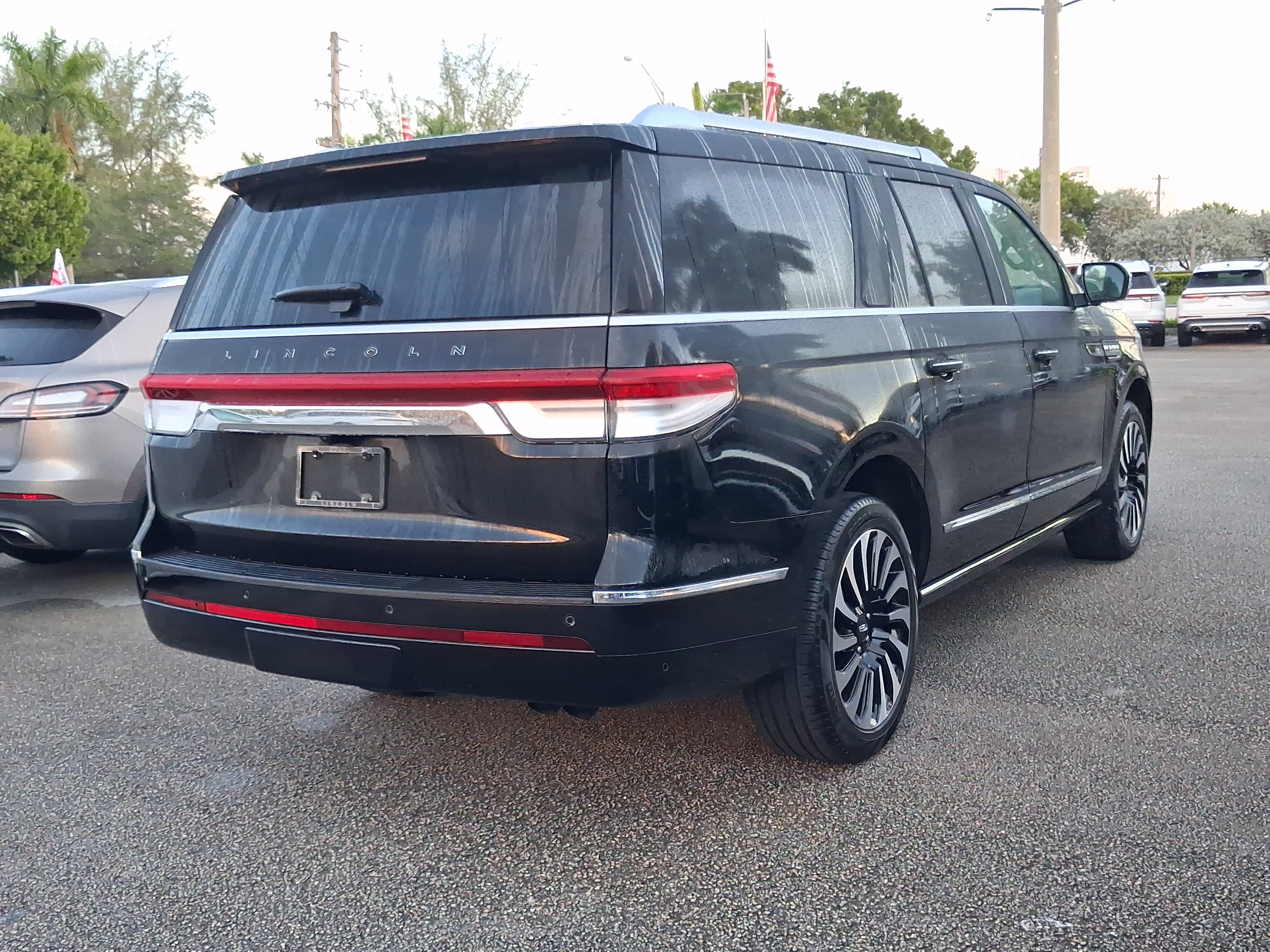 Used 2024 Lincoln Navigator L Black Label AWD/4WD image 4