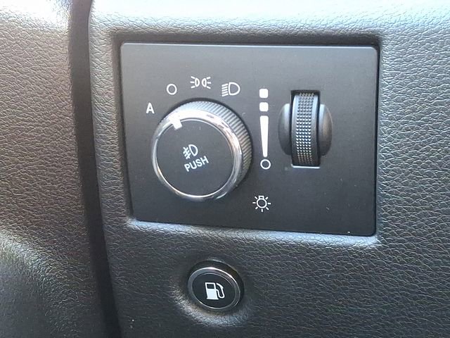 Used 2021 Jeep Grand Cherokee Laredo image 25