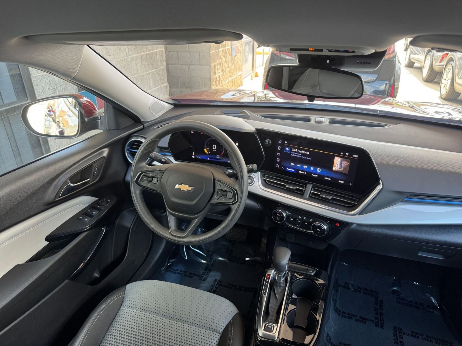 Used 2025 Chevrolet Trax LT image 34