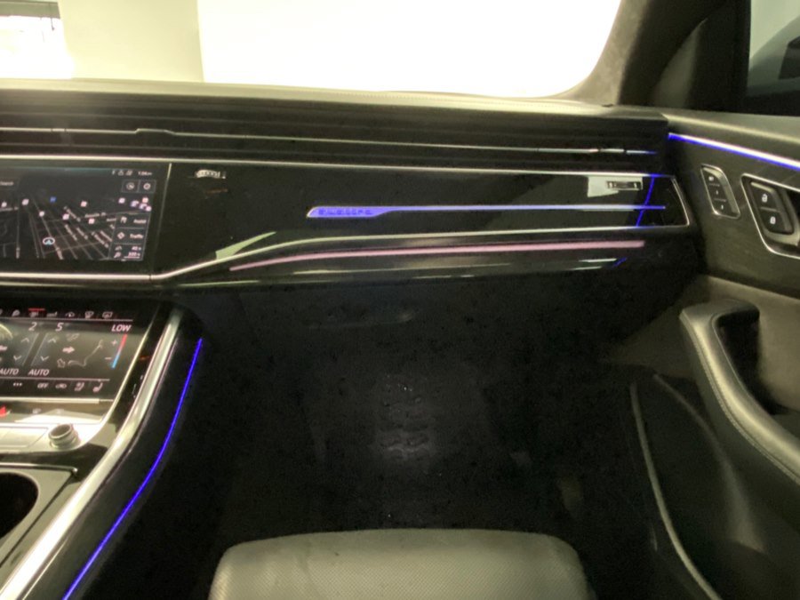 Used 2019 Audi Q8 Prestige AWD/4WD image 26