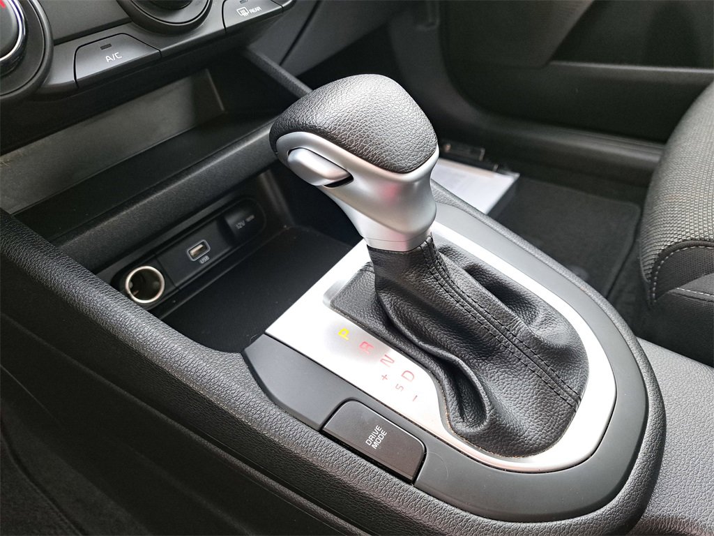 Used 2022 Kia Forte LXS w/ LXS Technology Package image 11