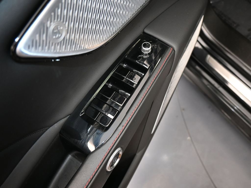 Used 2023 Maserati Grecale Modena image 14