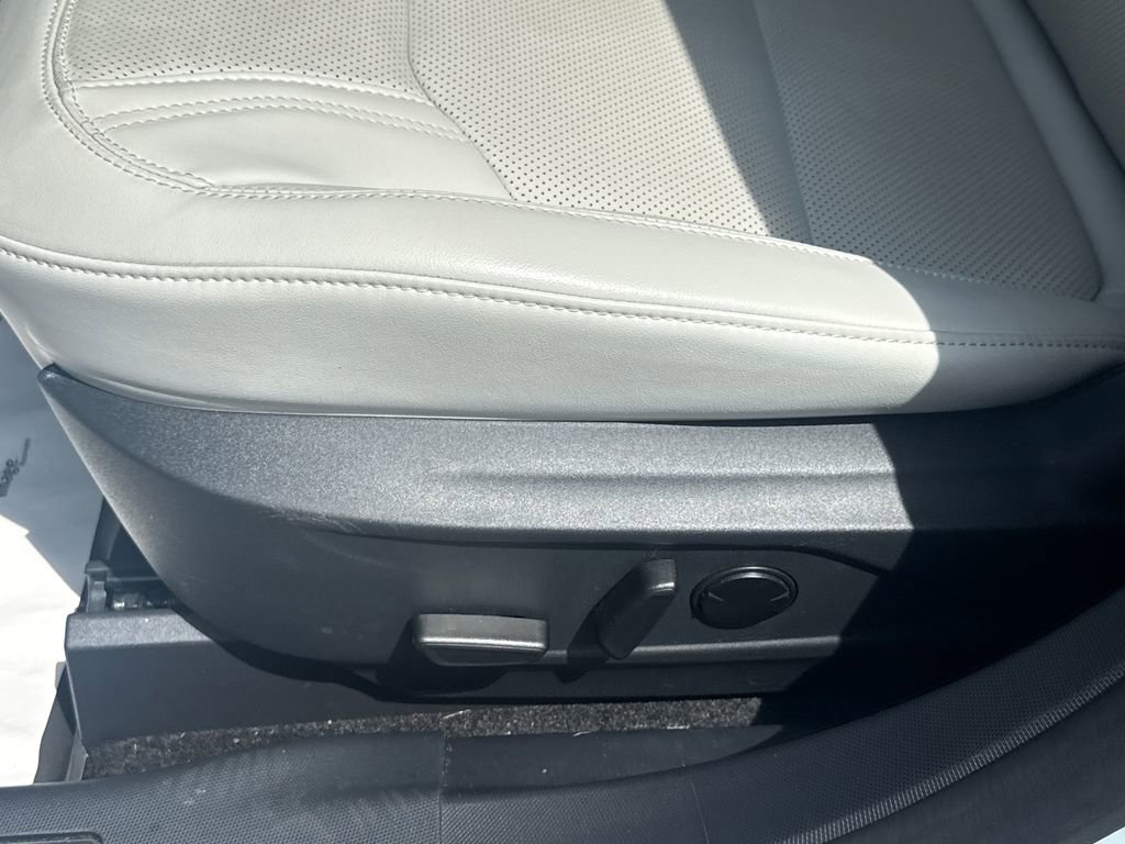Used 2025 Ford Mustang Mach-E Premium image 29