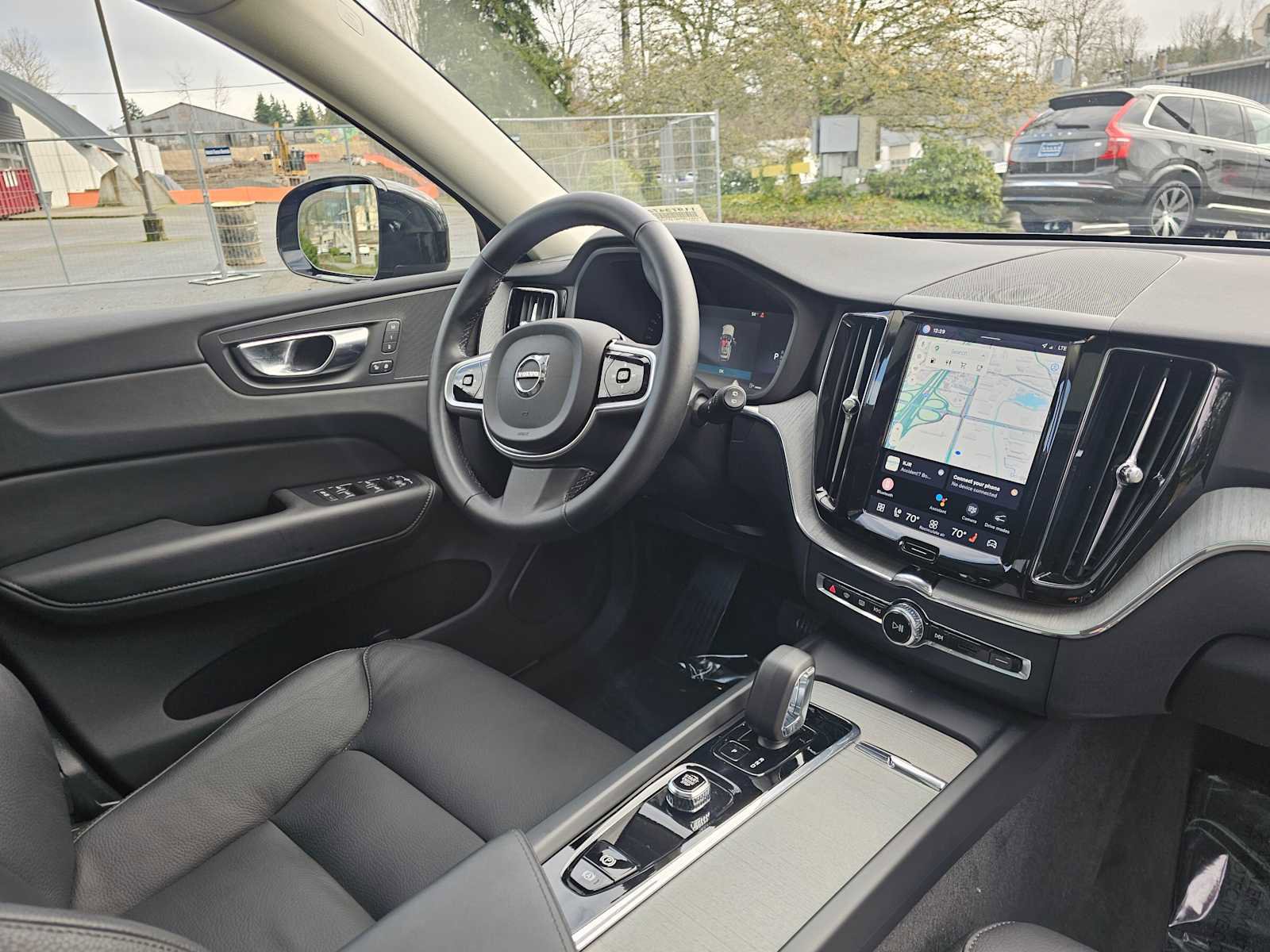 Certified 2025 Volvo XC60 B5 Plus image 10