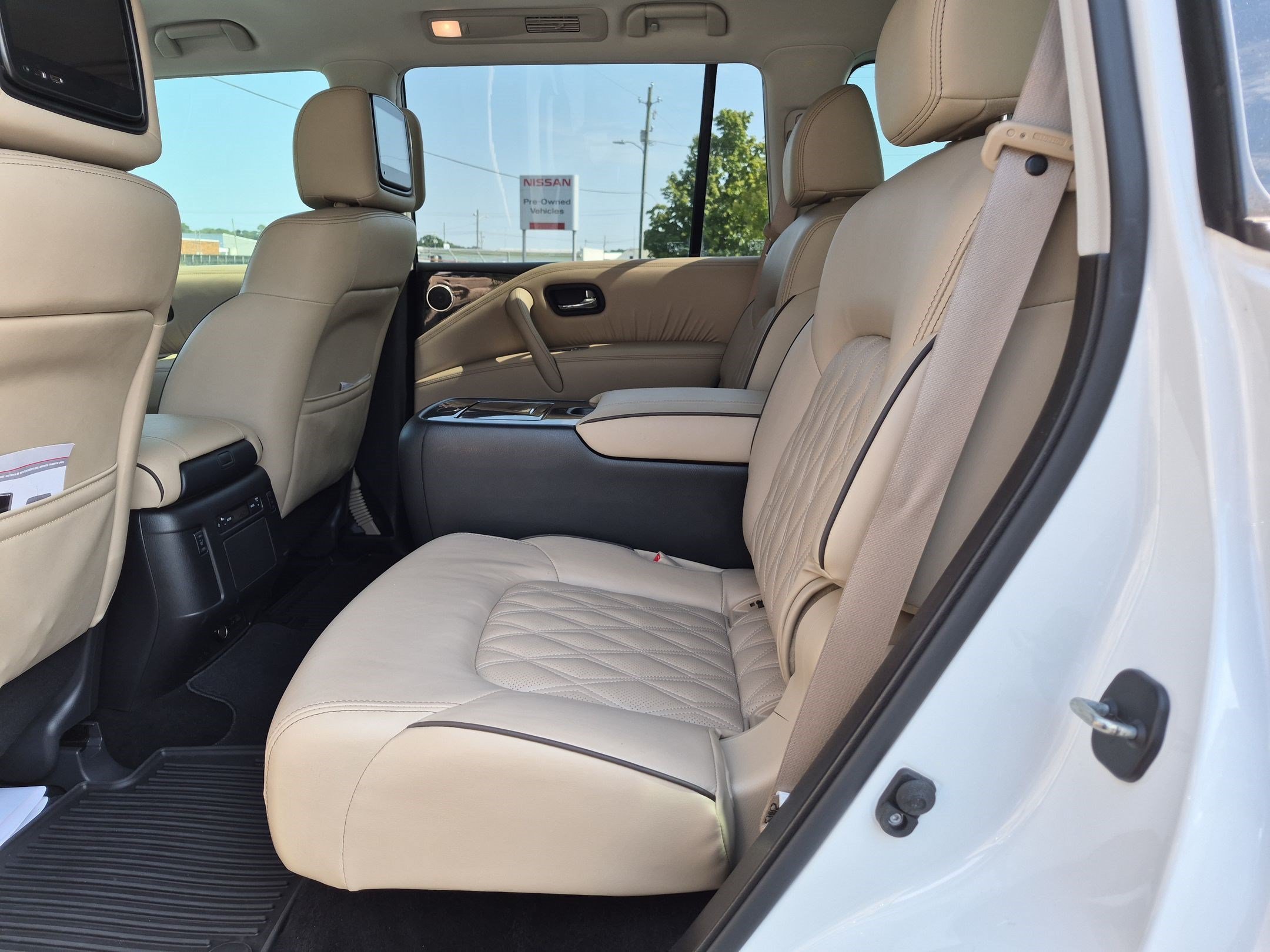 Used 2023 Nissan Armada Platinum w/ Captain's Chairs Package AWD/4WD image 31