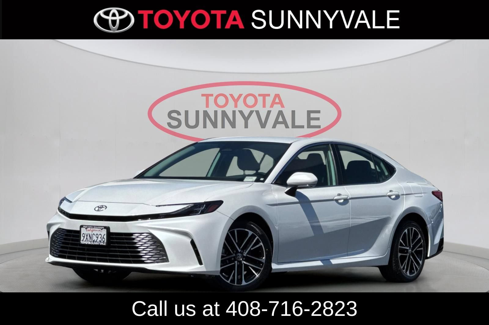 Used 2026 Toyota Camry XLE AWD/4WD image 2