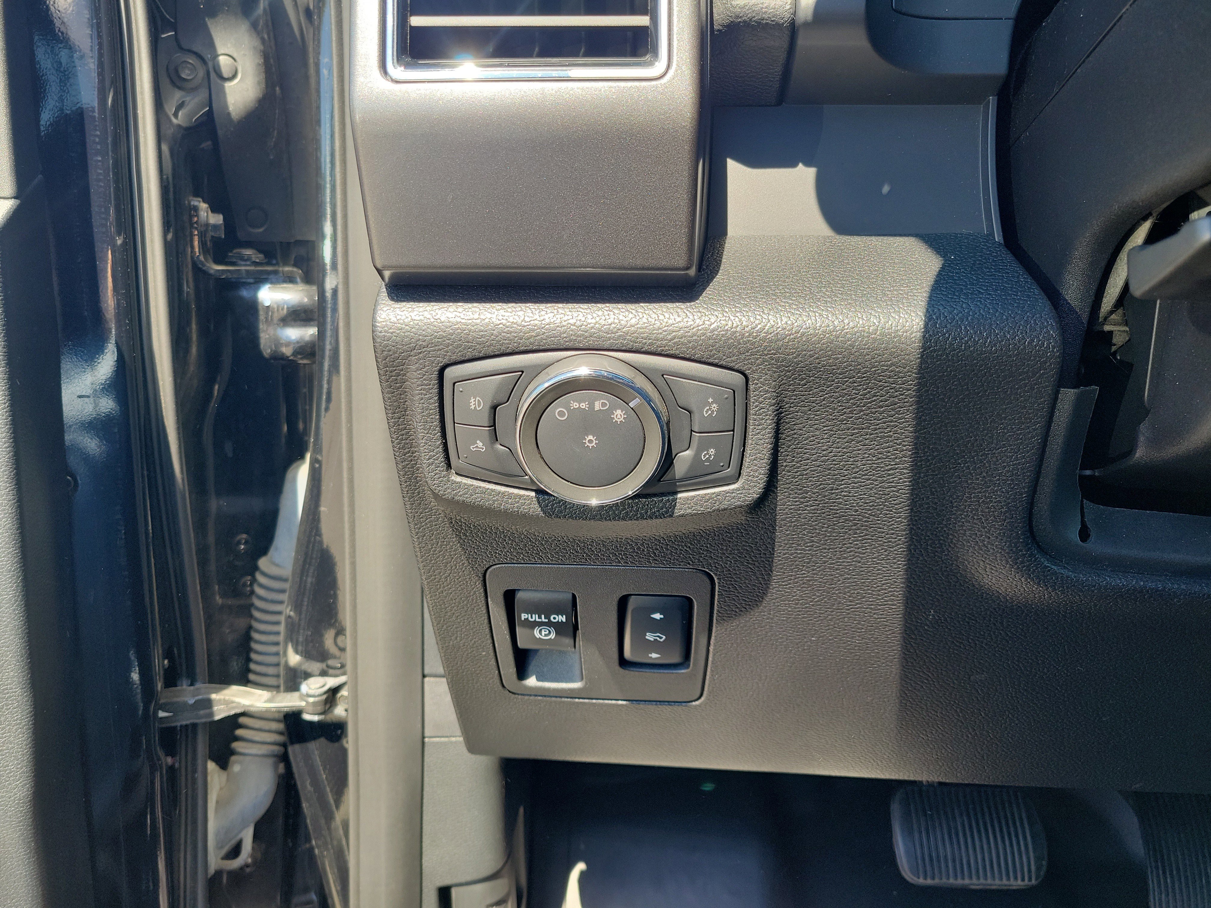 Used 2018 Ford F150 XLT w/ Equipment Group 302A Luxury image 10