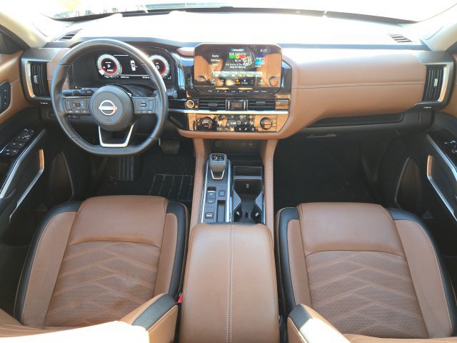 Used 2024 Nissan Pathfinder Platinum FWD image 13
