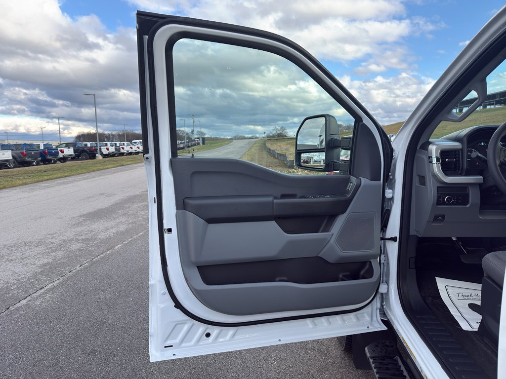 New 2026 Ford F450 XL w/ XL Chrome Package image 17