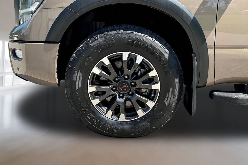 Used 2023 Nissan Titan PRO-4X w/ Pro-4x Convenience Package AWD/4WD image 33