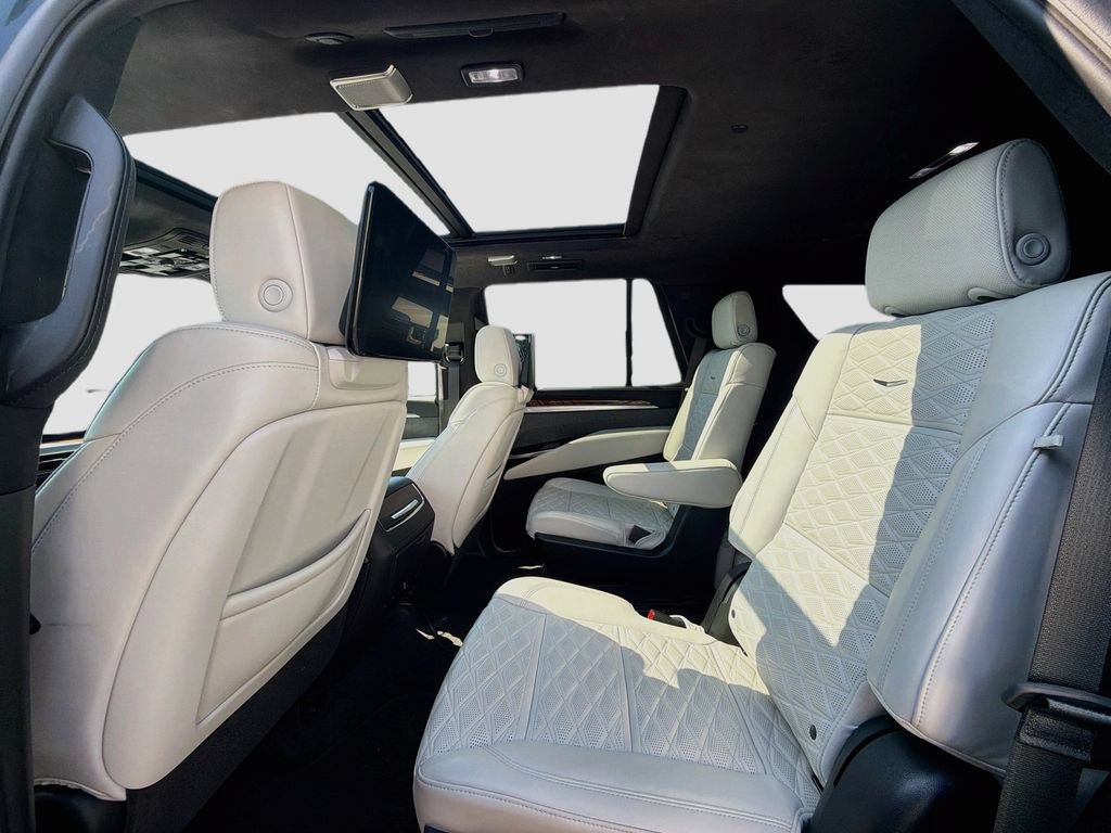 Used 2025 Cadillac Escalade Sport Platinum w/ LPO, ONYX Package AWD/4WD image 26