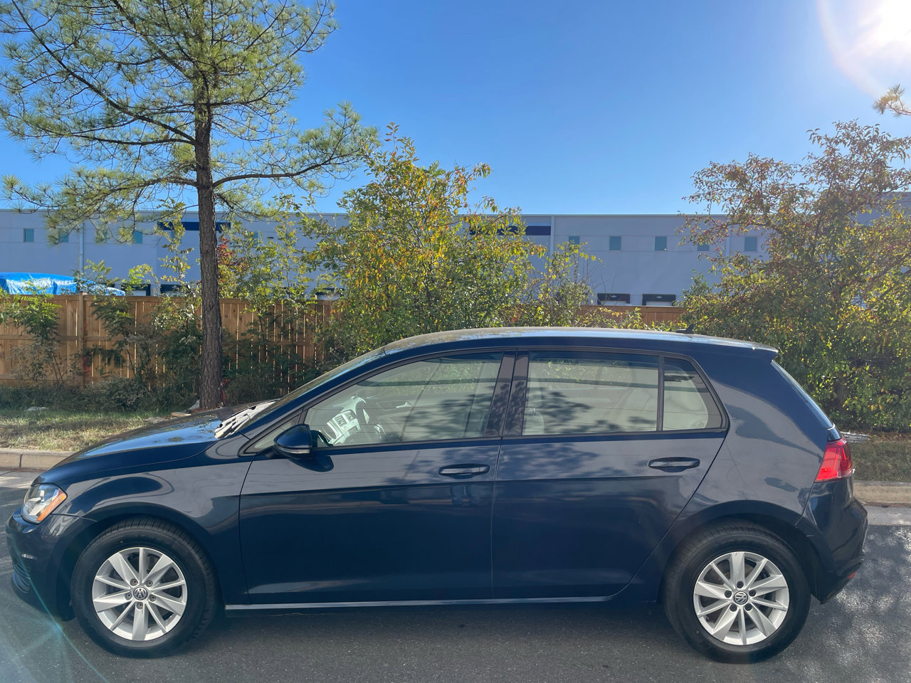 Used 2015 Volkswagen Golf S image 8