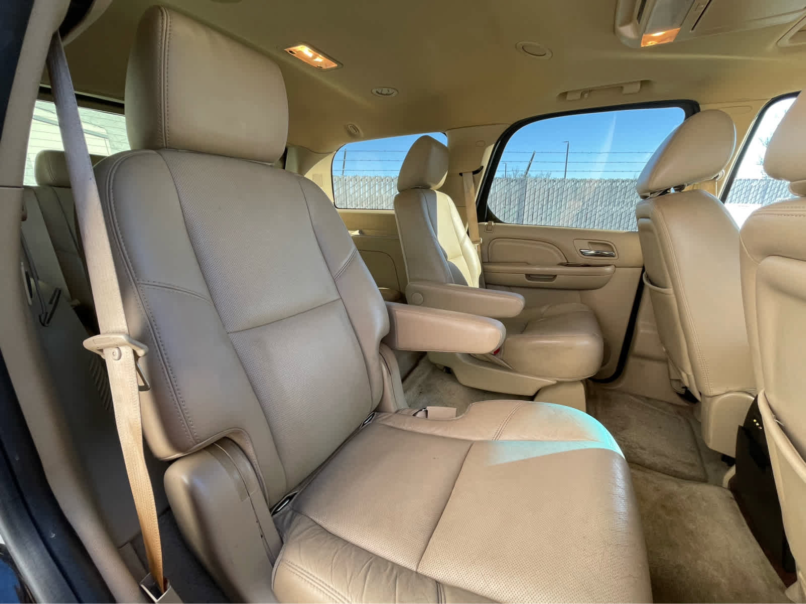 Used 2014 Cadillac Escalade Premium image 26