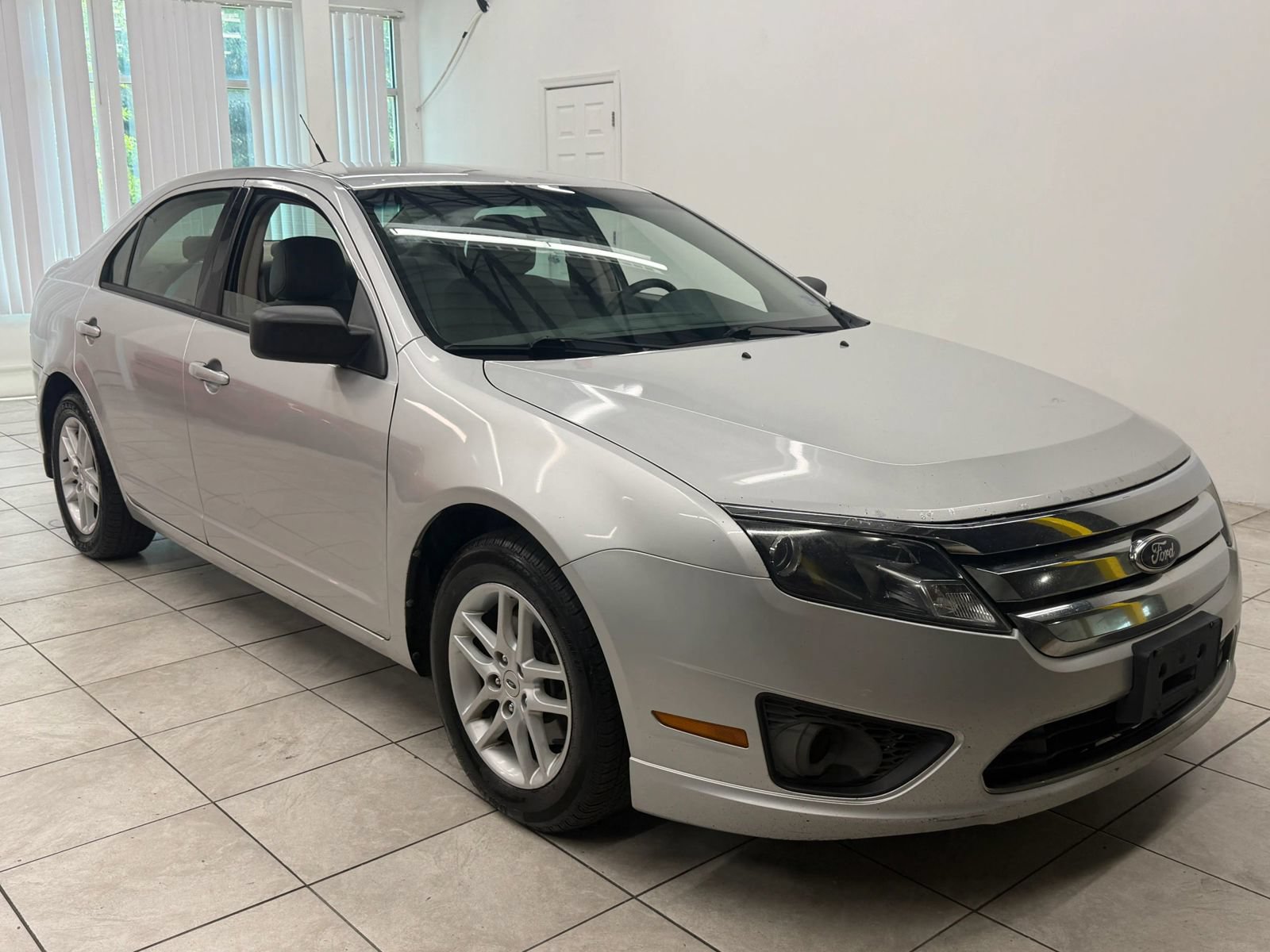 Used 2012 Ford Fusion S FWD image 1