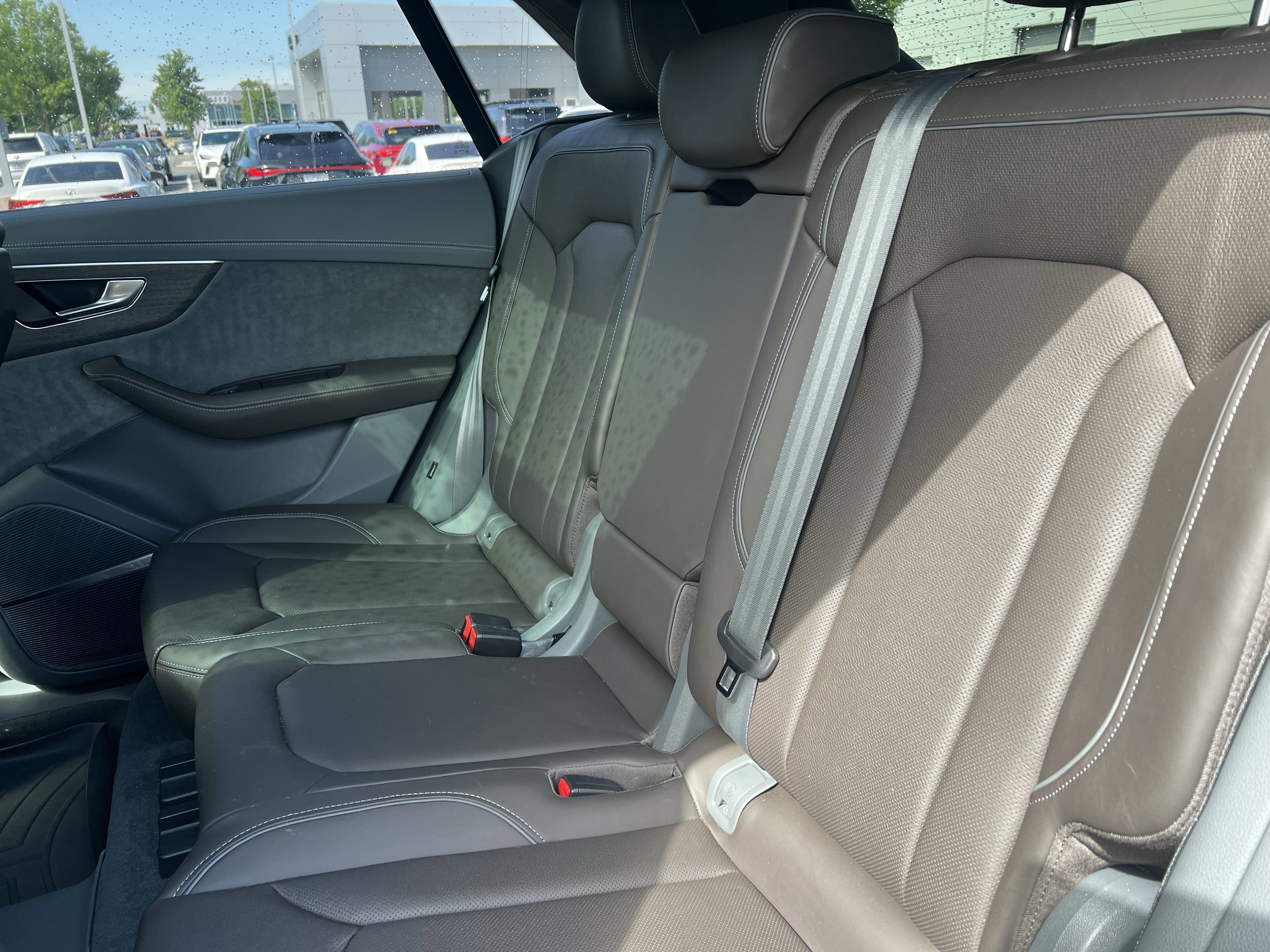 Used 2022 Audi Q8 Prestige AWD/4WD image 33