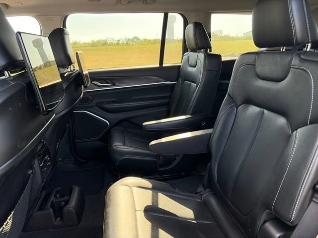 Used 2023 Jeep Grand Cherokee L Limited w/ Rear Seat Video Group I AWD/4WD image 7