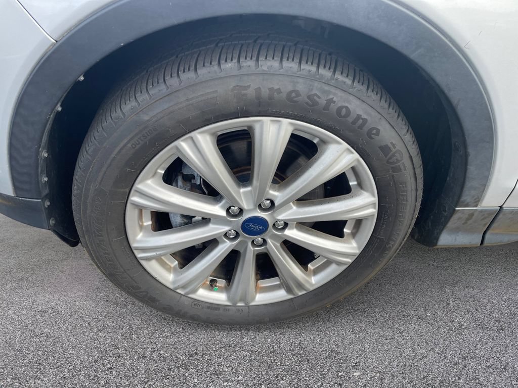 Used 2017 Ford Escape Titanium FWD image 12