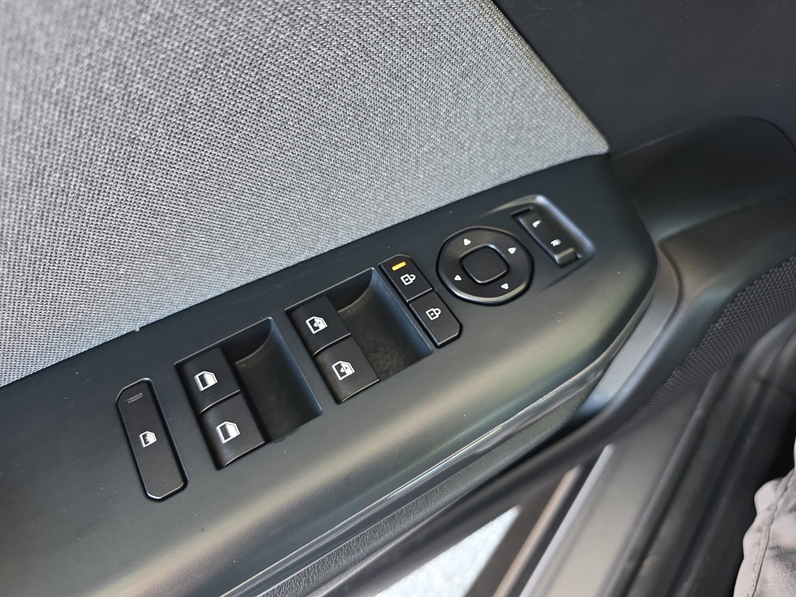 Certified 2025 Kia K4 EX image 25