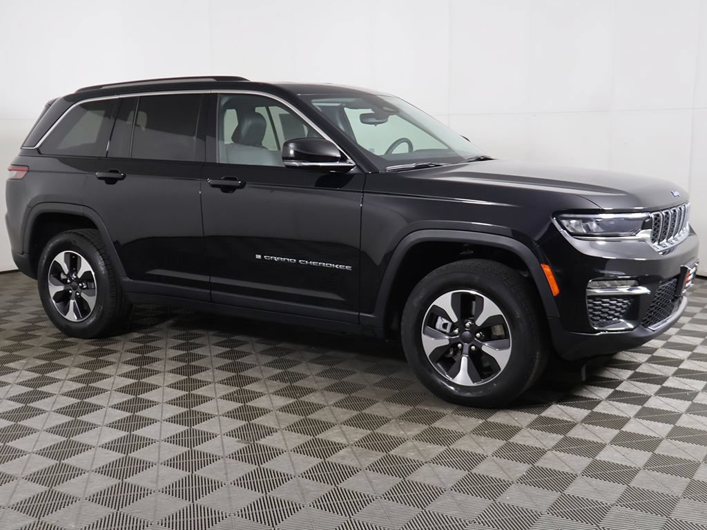 Used 2024 Jeep Grand Cherokee Limited 4xe AWD/4WD image 17