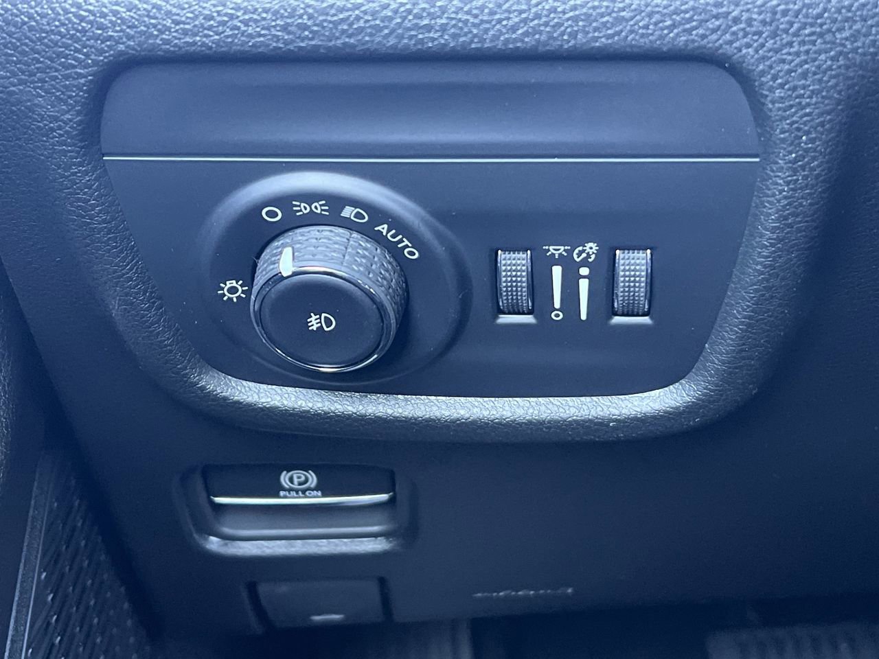 New 2025 Jeep Grand Cherokee L Limited AWD/4WD image 15