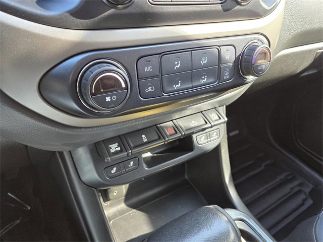 Used 2017 Chevrolet Colorado Z71 image 16