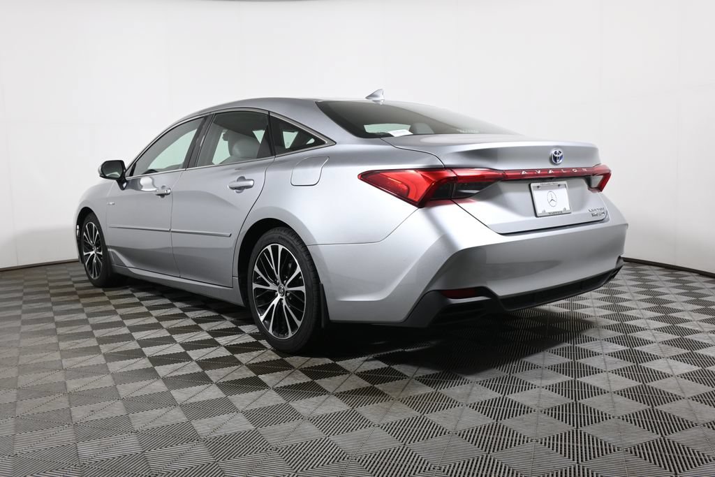 Used 2019 Toyota Avalon Limited FWD image 5