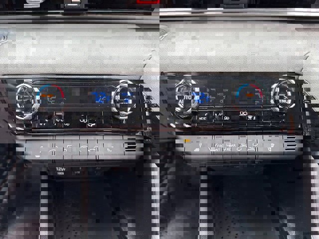 Certified 2022 Hyundai Elantra SEL w/ Convenience Package image 25