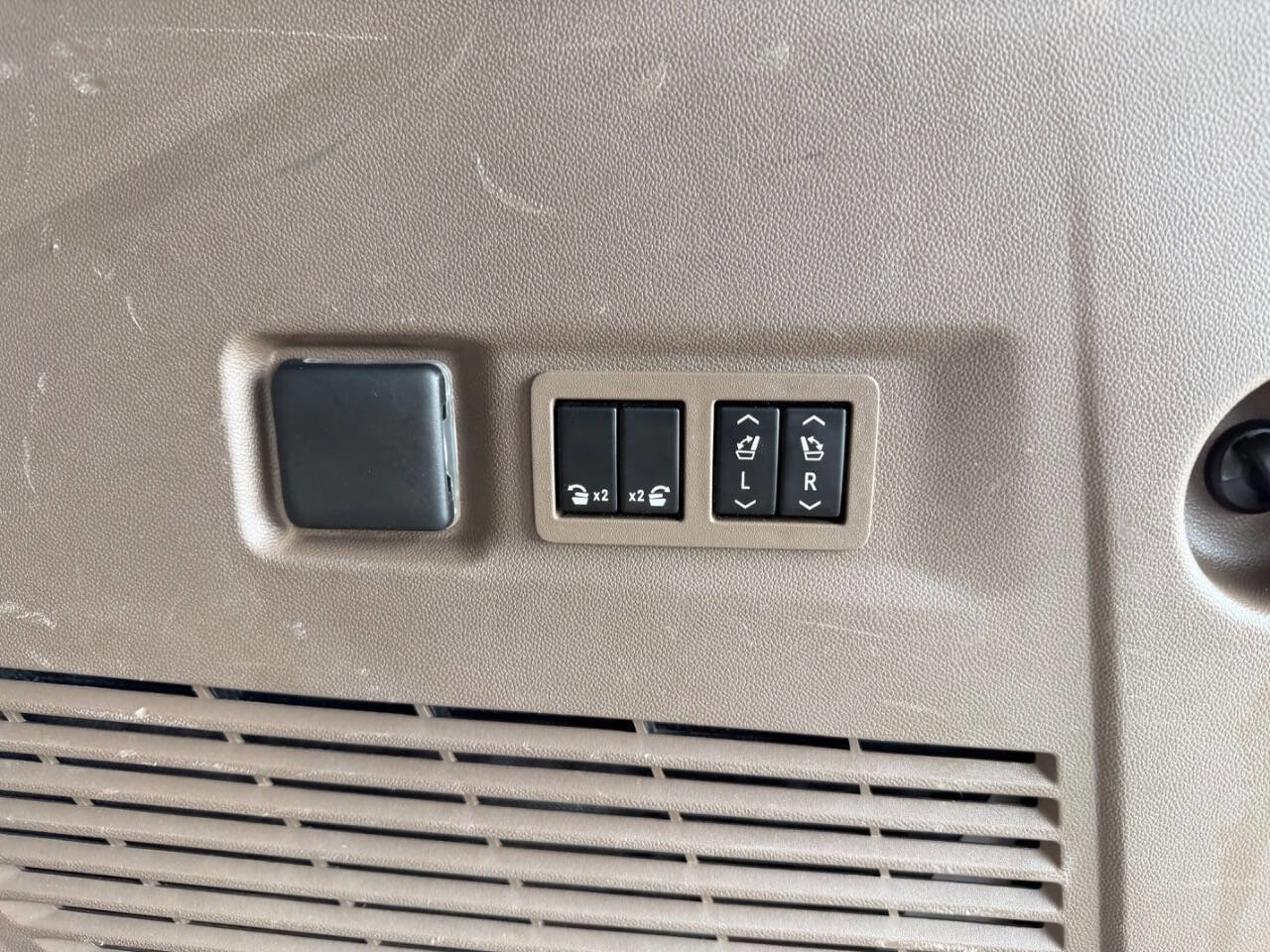 Used 2021 GMC Yukon XL Denali w/ Denali Ultimate Package image 9