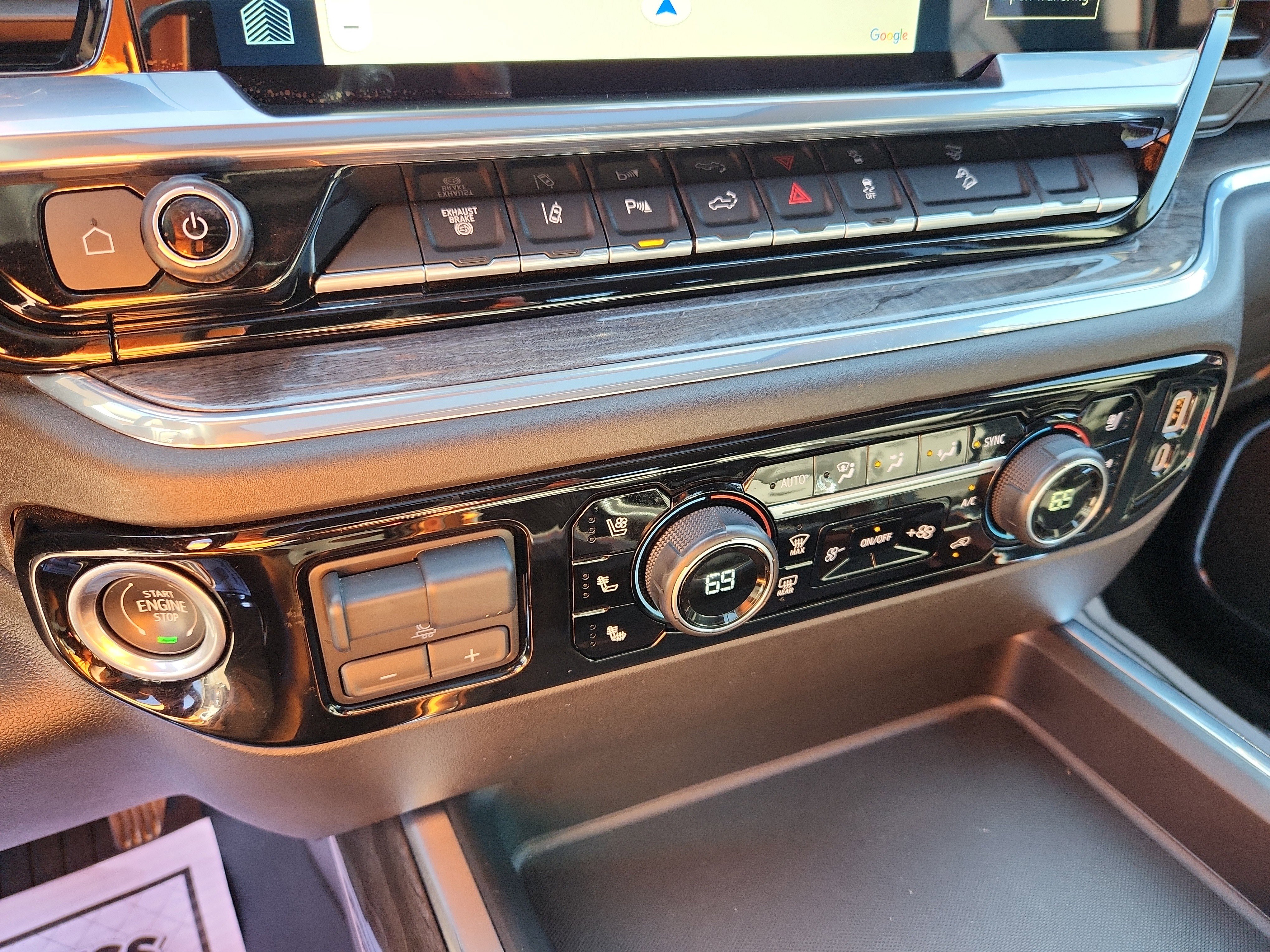 Used 2024 Chevrolet Silverado 2500 LTZ w/ LTZ Convenience Package image 24