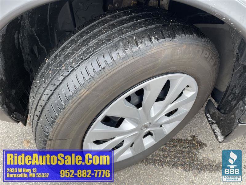 Used 2018 Nissan Rogue S image 23