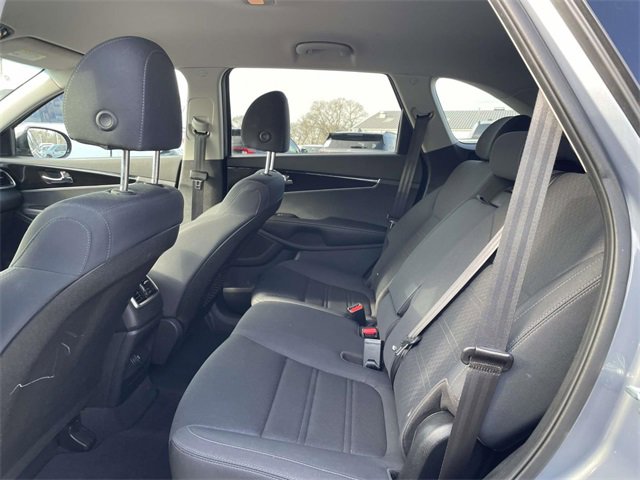 Used 2020 Kia Sorento L image 10