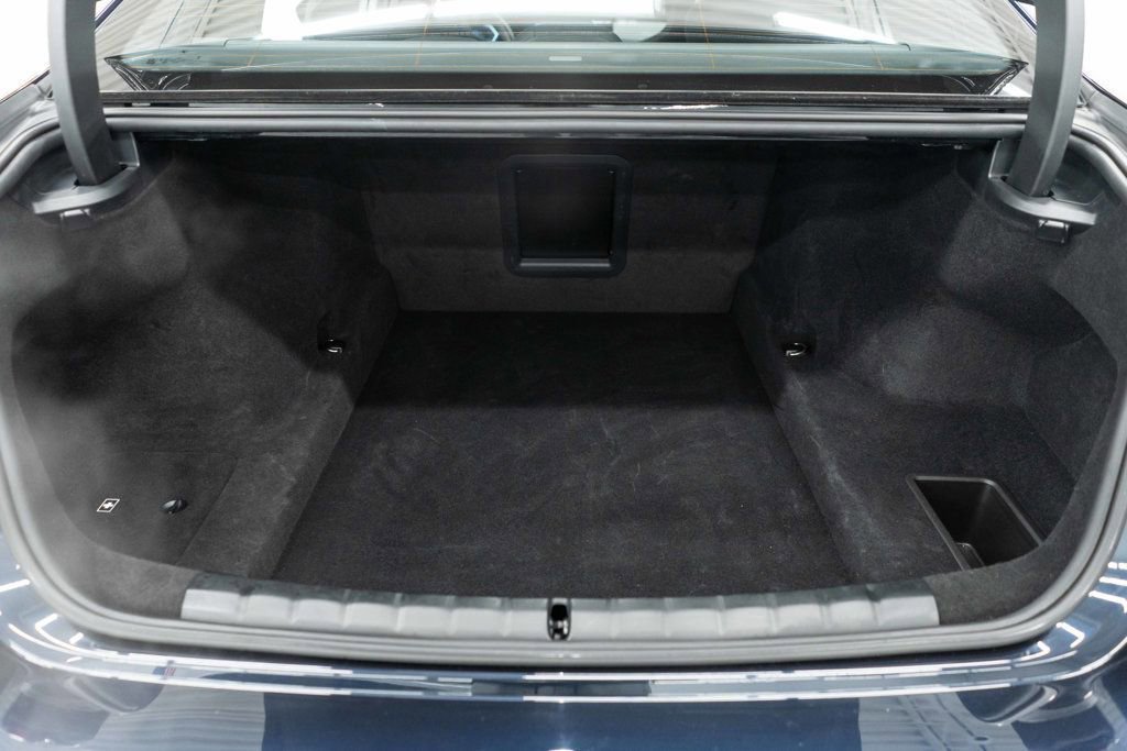 Used 2024 BMW 740i xDrive image 43