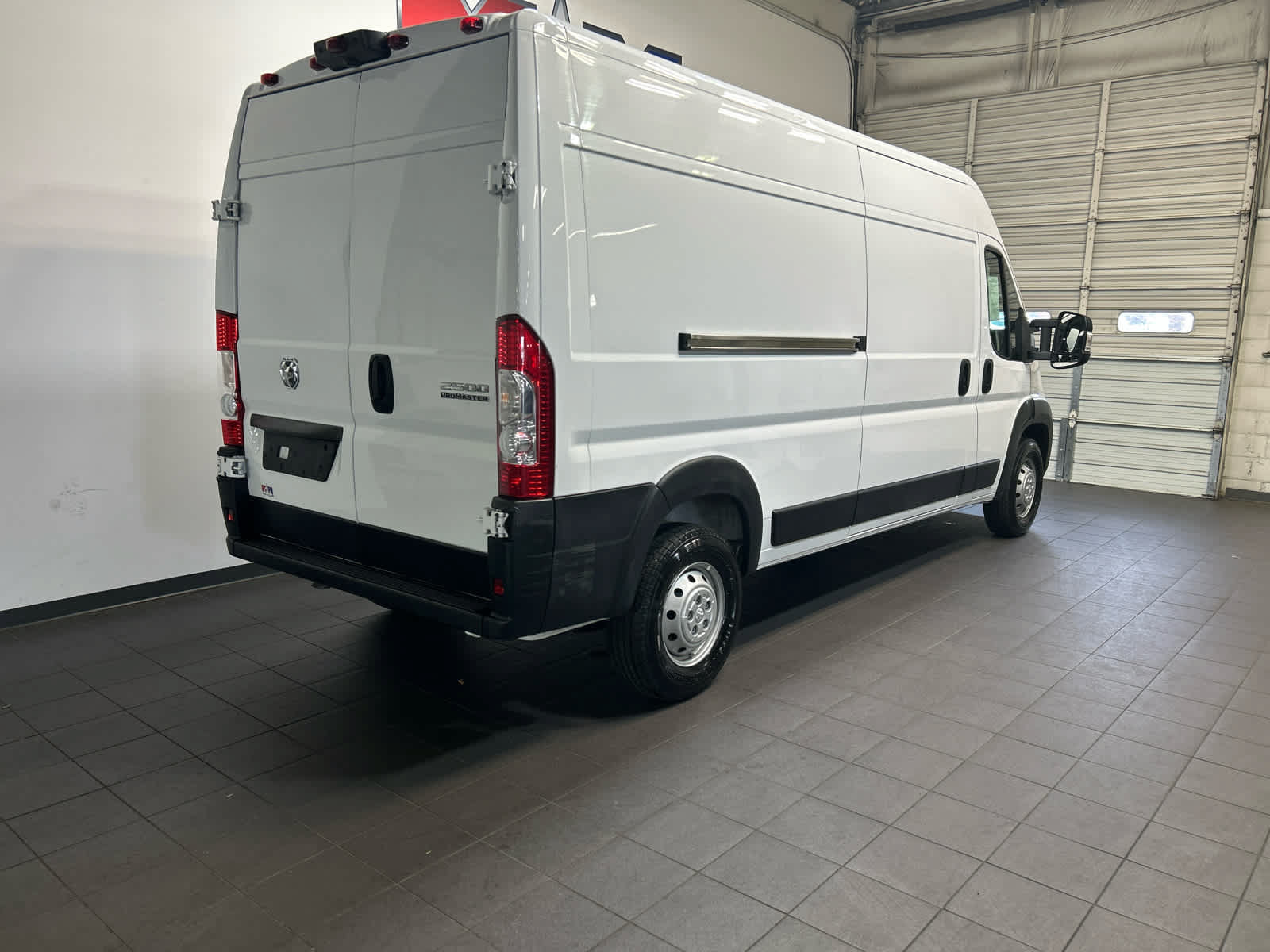 Used 2023 RAM ProMaster 2500 FWD image 3