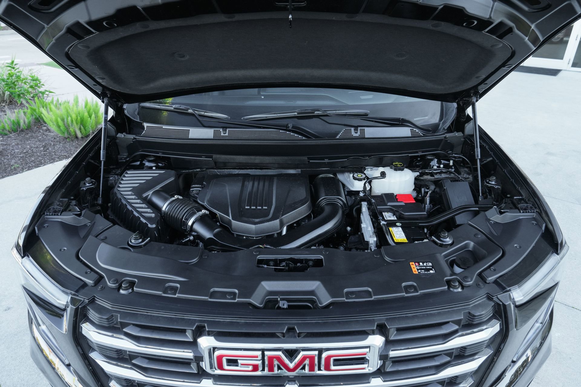 Used 2024 GMC Acadia Elevation image 46