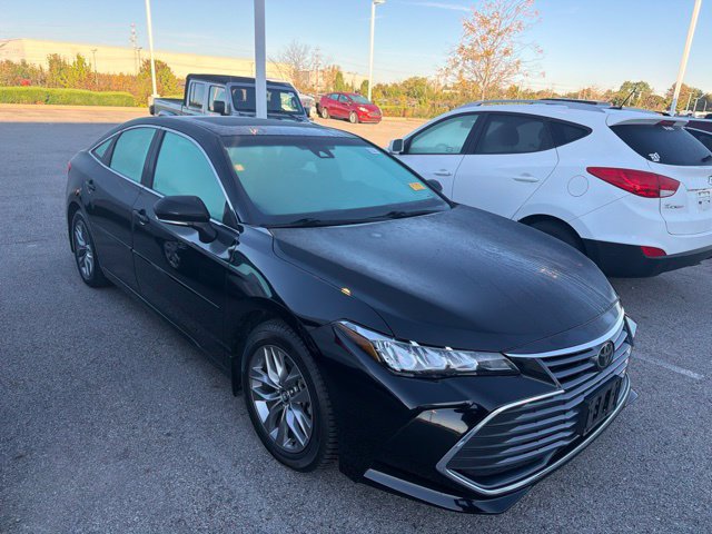Used 2020 Toyota Avalon XLE w/ Moonroof Package FWD image 5
