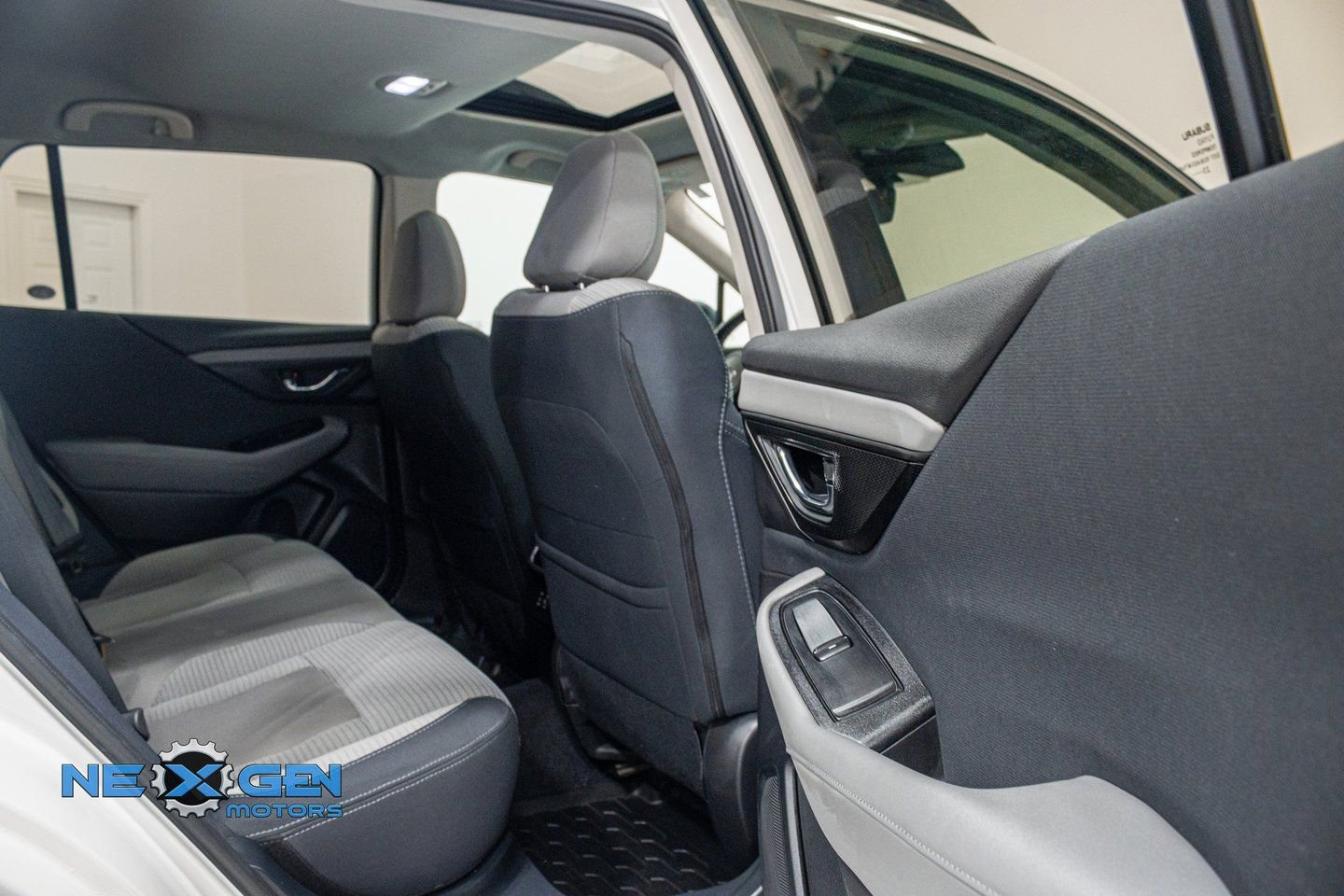 Used 2024 Subaru Outback Premium image 30