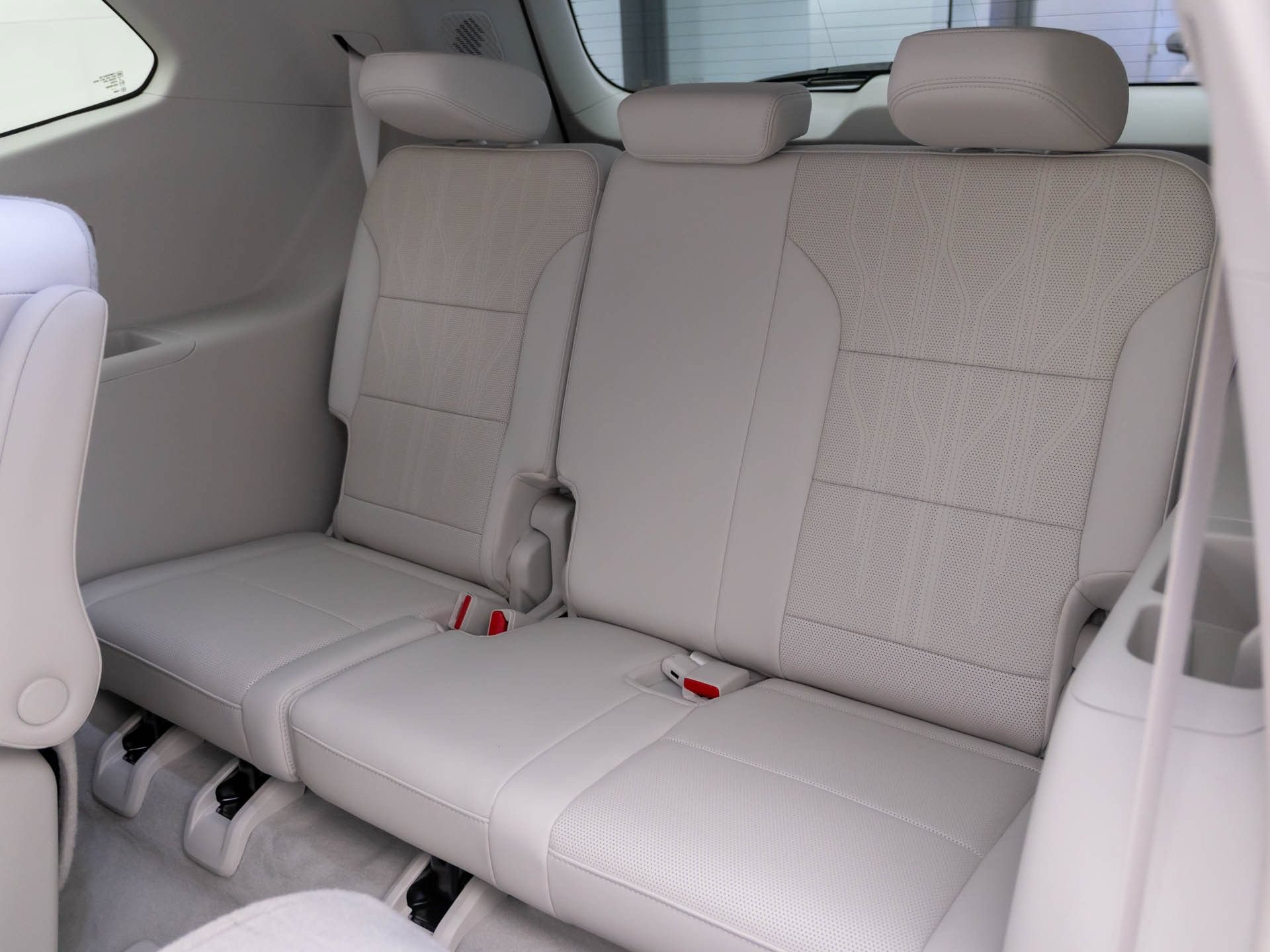 Used 2025 Buick Enclave Avenir w/ Super Cruise Package AWD/4WD image 19
