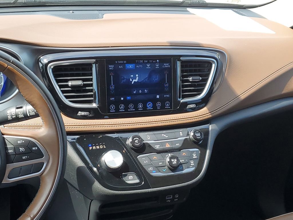 Used 2017 Chrysler Pacifica Limited FWD image 29