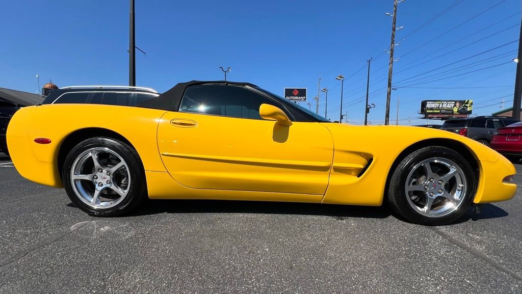 Used 2002 Chevrolet Corvette Convertible w/ Preferred Equipment Group2 image 9