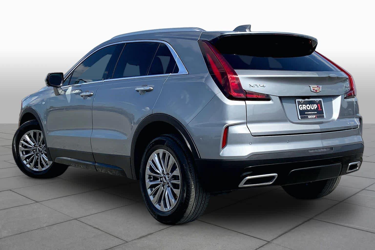 Used 2025 Cadillac XT4 Premium Luxury w/ Technology Package FWD image 12