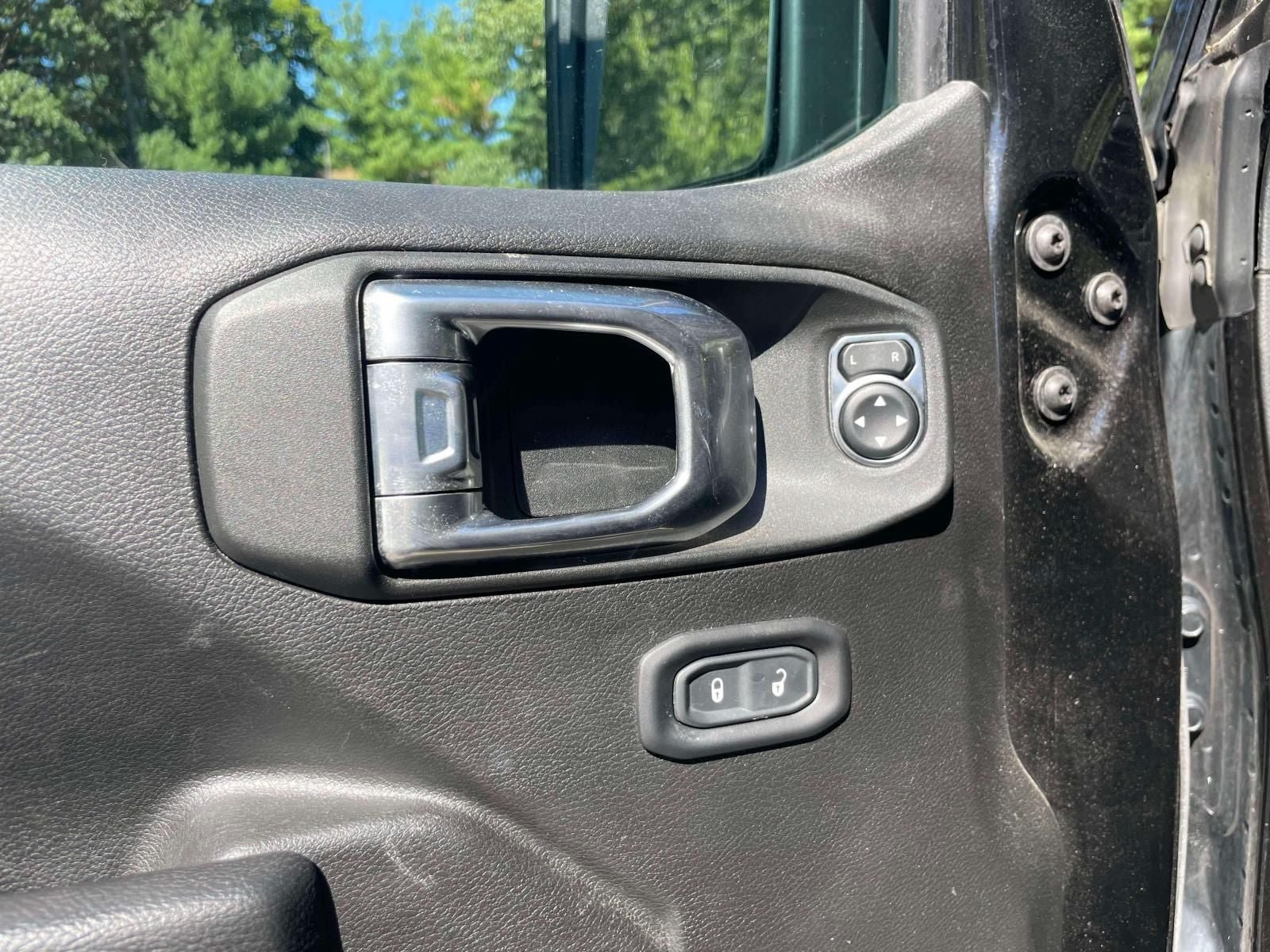 Used 2022 Jeep Gladiator Sport AWD/4WD image 18